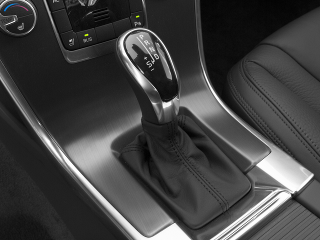 2017 Volvo XC60 T5 Dynamic
