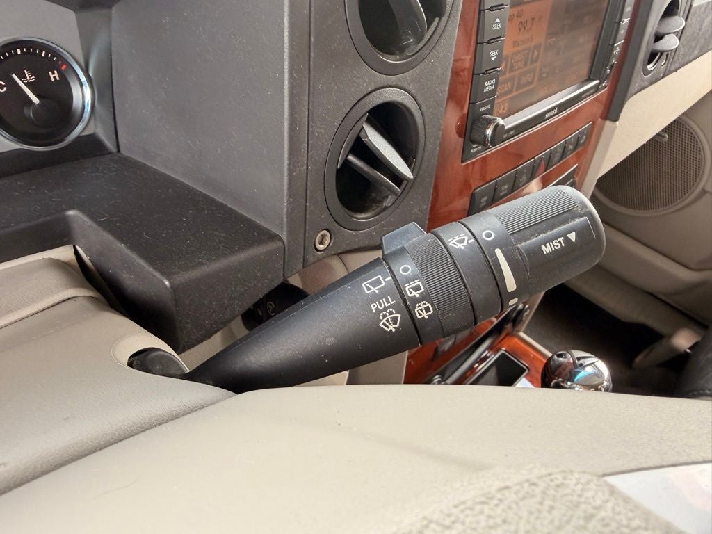 2008 Jeep Commander Overland