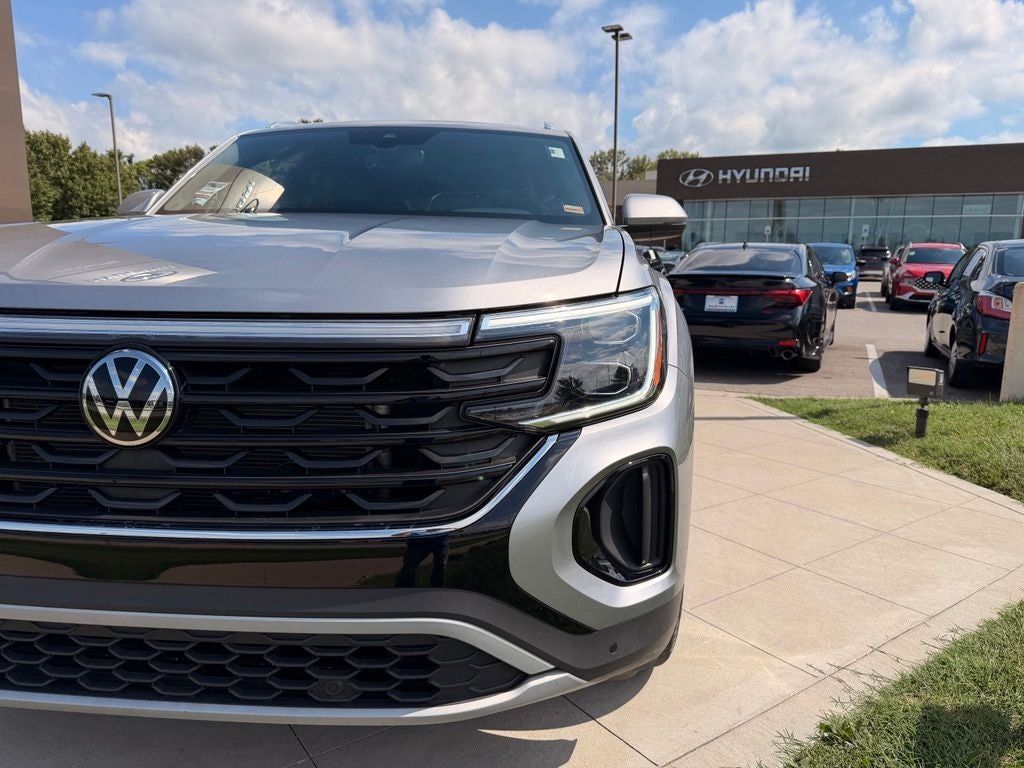 2024 Volkswagen Atlas Cross Sport 2.0T SE w/Technology