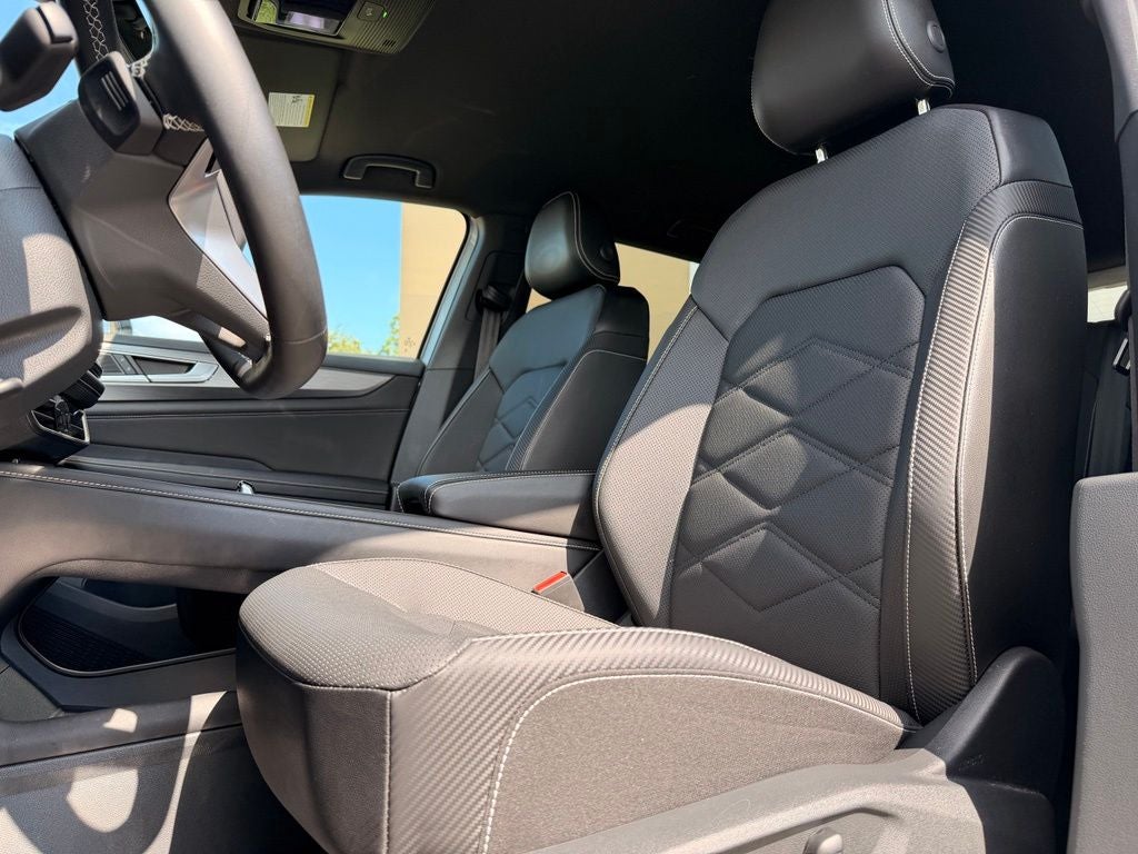 2024 Volkswagen Atlas Cross Sport 2.0T SE w/Technology