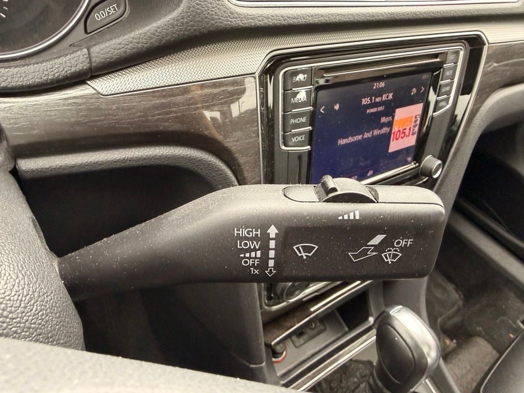 2017 Volkswagen Passat 1.8T SE