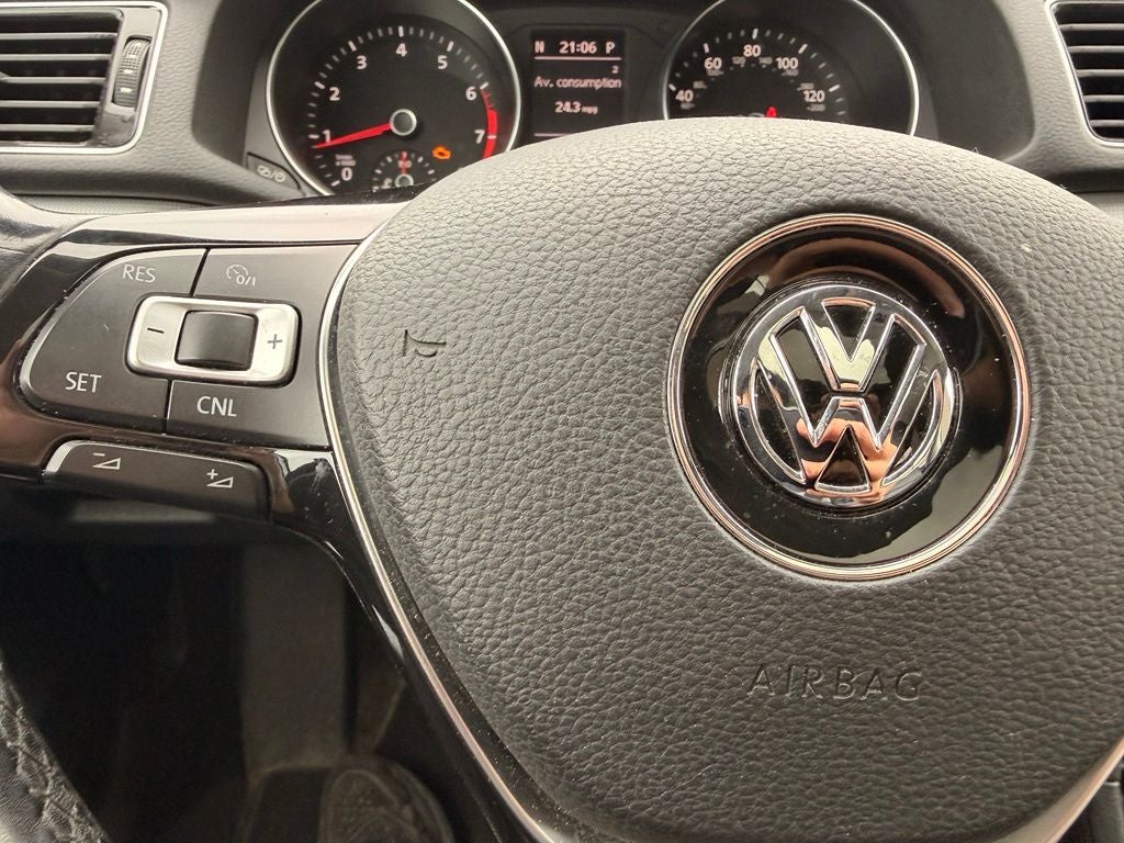 2017 Volkswagen Passat 1.8T SE