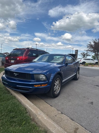 2007 Ford Mustang Deluxe