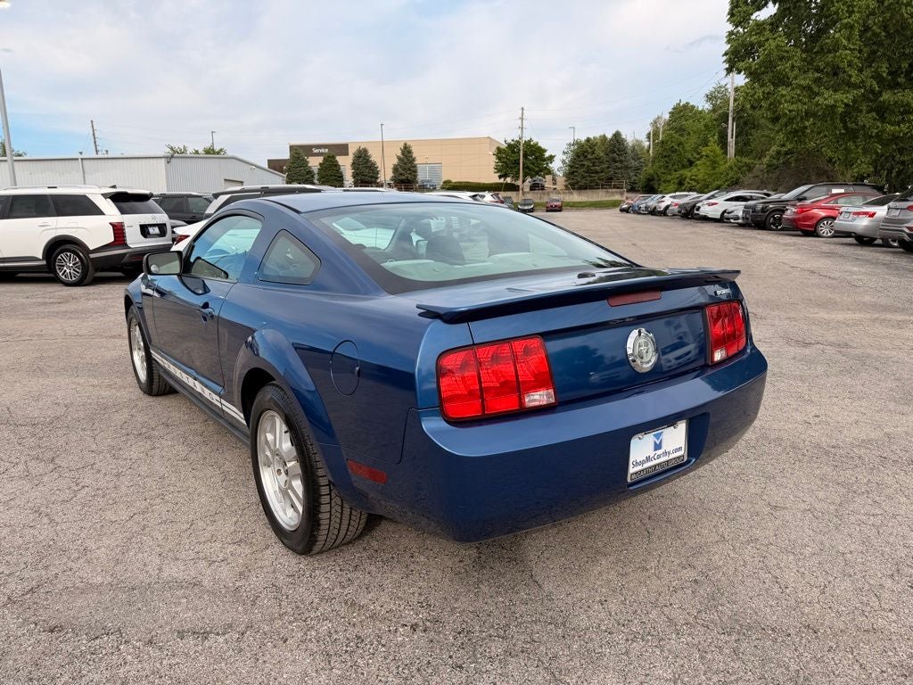 2007 Ford Mustang Deluxe