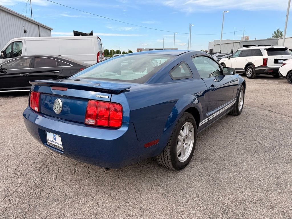 2007 Ford Mustang Deluxe