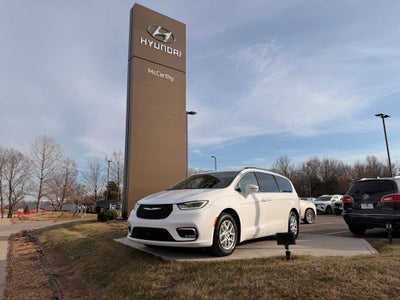 2022 Chrysler Pacifica Touring L