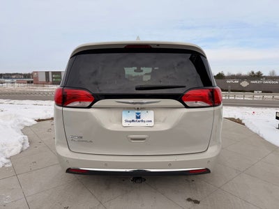 2017 Chrysler Pacifica Touring L Plus