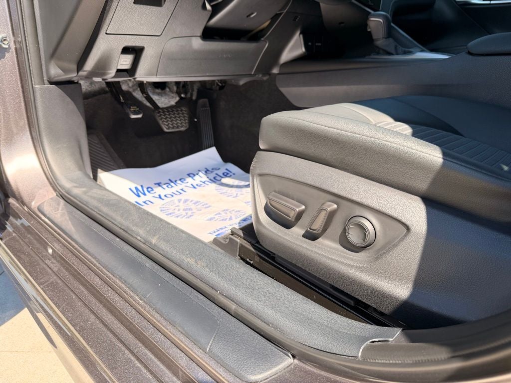 2022 Toyota Camry SE Convenience