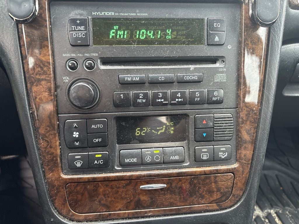 2001 Hyundai XG300 4dr Sdn