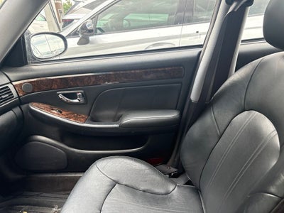 2001 Hyundai XG300 4dr Sdn