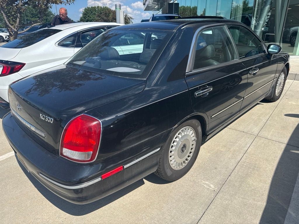 2001 Hyundai XG300 4dr Sdn