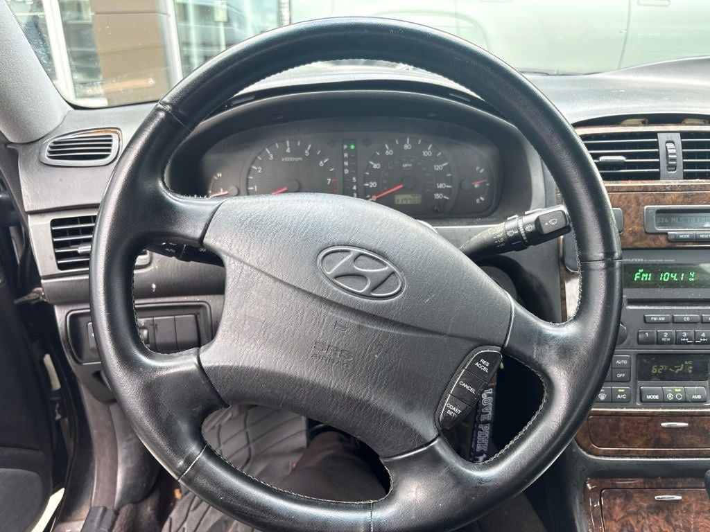2001 Hyundai XG300 4dr Sdn