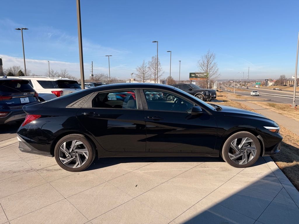 2025 Hyundai Elantra Hybrid SEL Sport