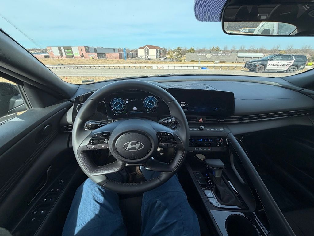 2025 Hyundai Elantra Hybrid SEL Sport