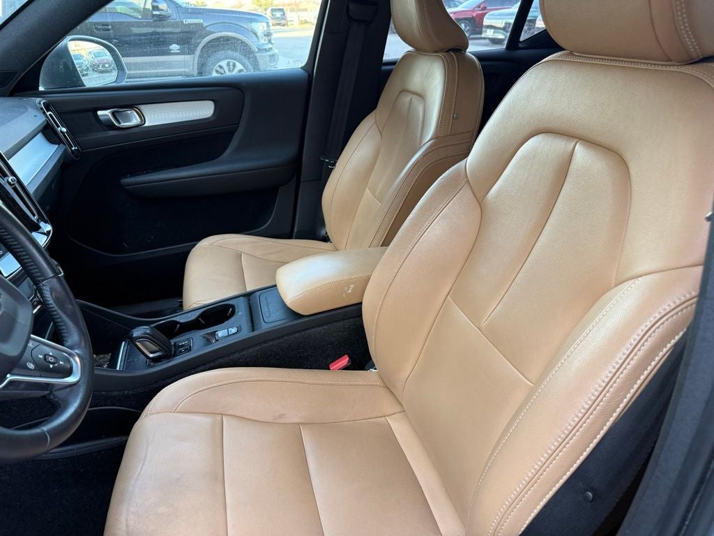 2019 Volvo XC40 Momentum