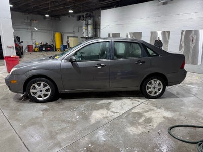 2005 Ford Focus ZX4 SE