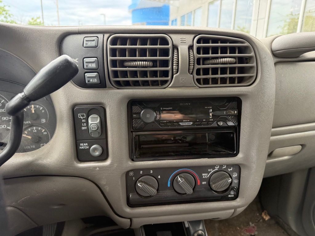 2004 Chevrolet Blazer LS