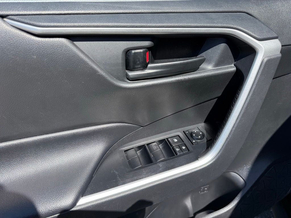 2020 Toyota RAV4 LE AWD