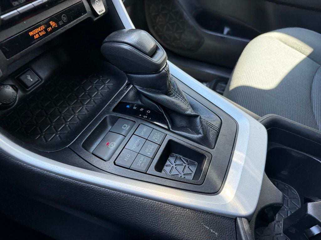 2020 Toyota RAV4 LE AWD
