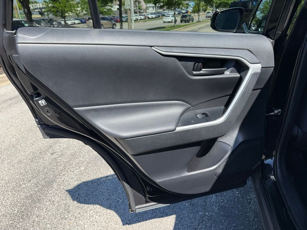 2020 Toyota RAV4 LE AWD