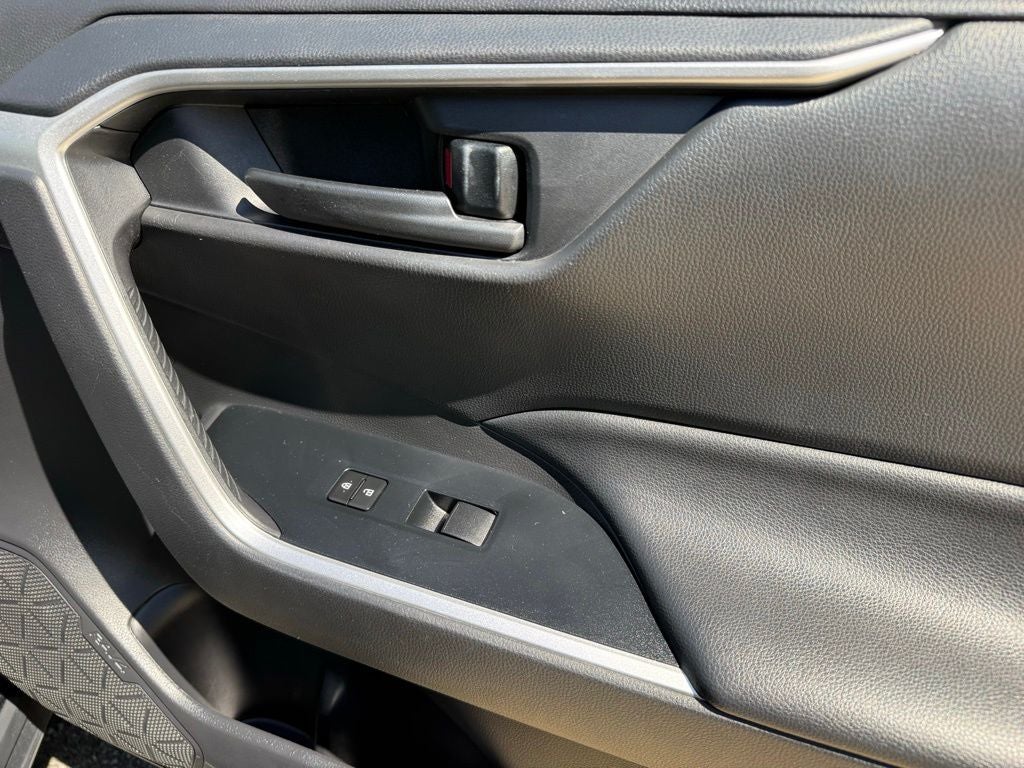 2020 Toyota RAV4 LE AWD