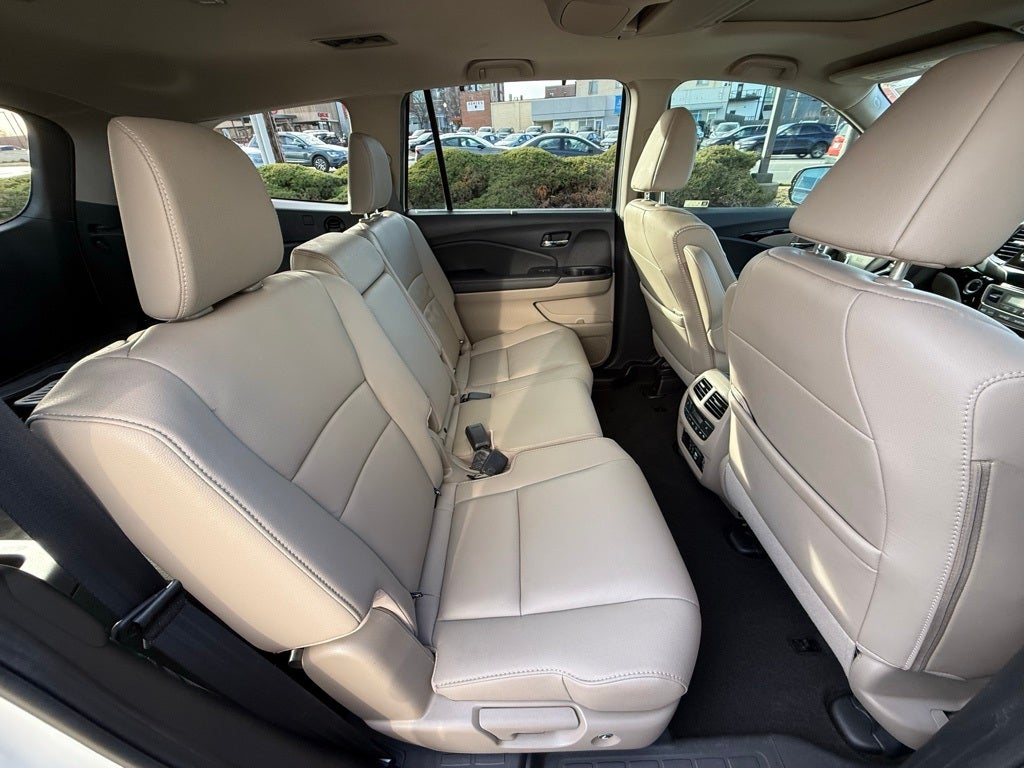 2021 Honda Pilot Touring 8 Passenger