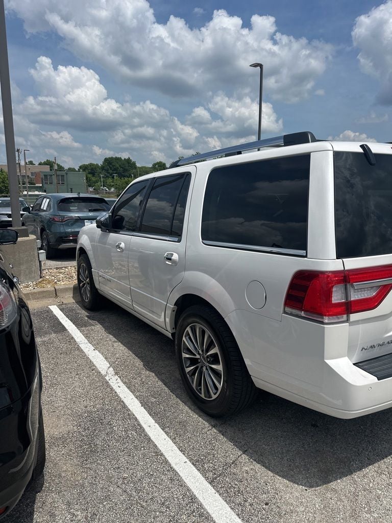 2015 Lincoln Navigator Base