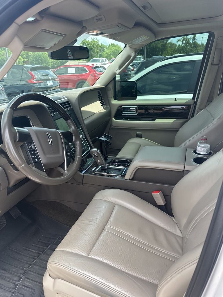 2015 Lincoln Navigator Base