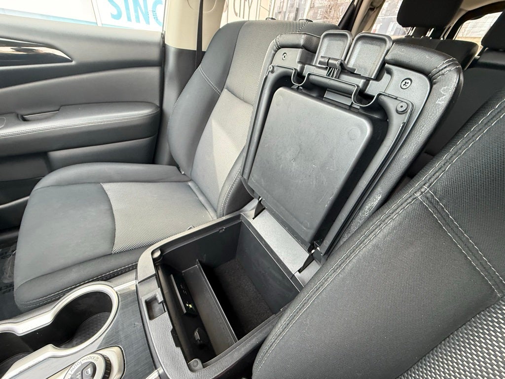 2019 Nissan Pathfinder SV