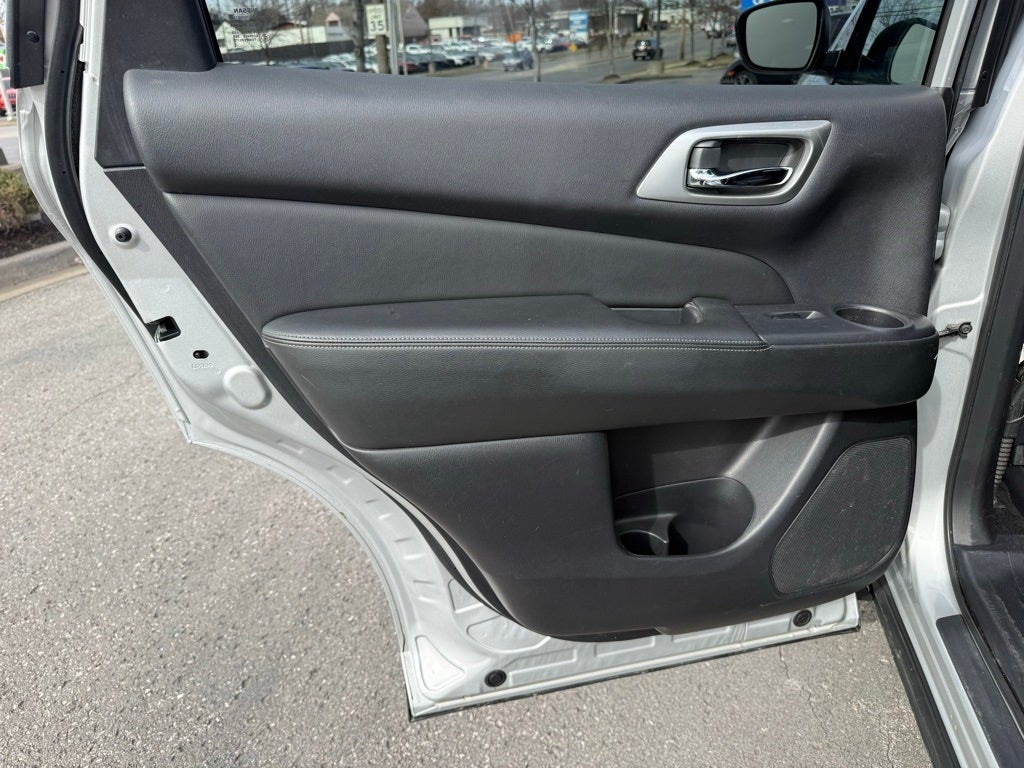 2019 Nissan Pathfinder SV