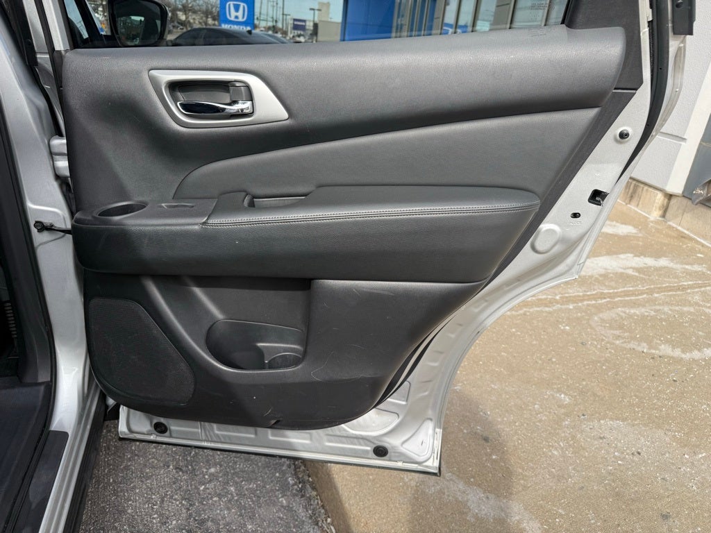 2019 Nissan Pathfinder SV