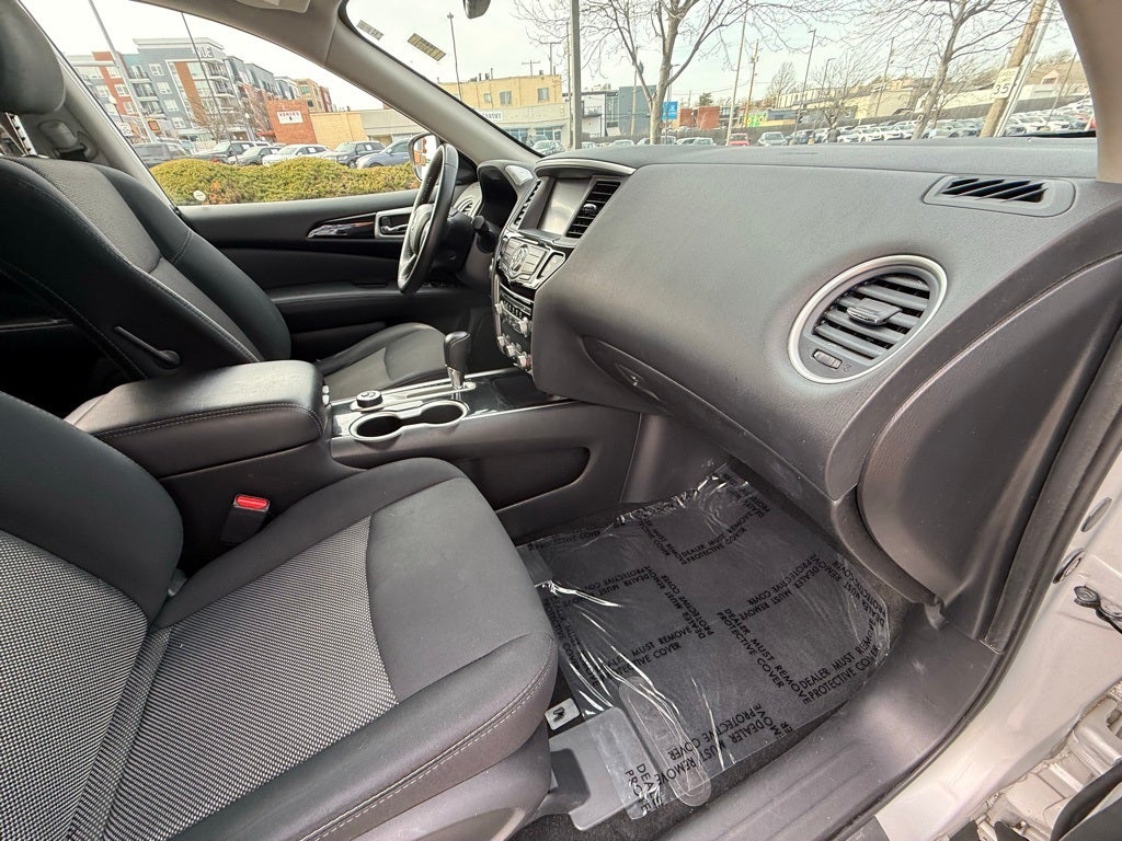 2019 Nissan Pathfinder SV