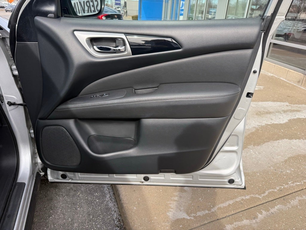 2019 Nissan Pathfinder SV