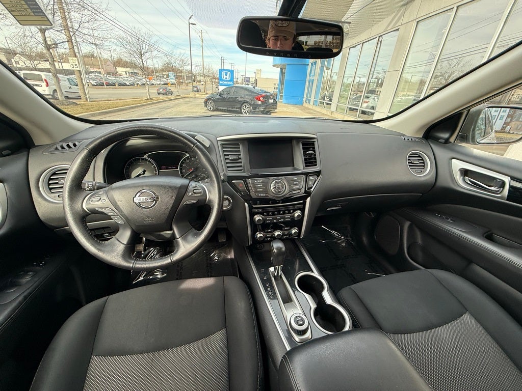 2019 Nissan Pathfinder SV