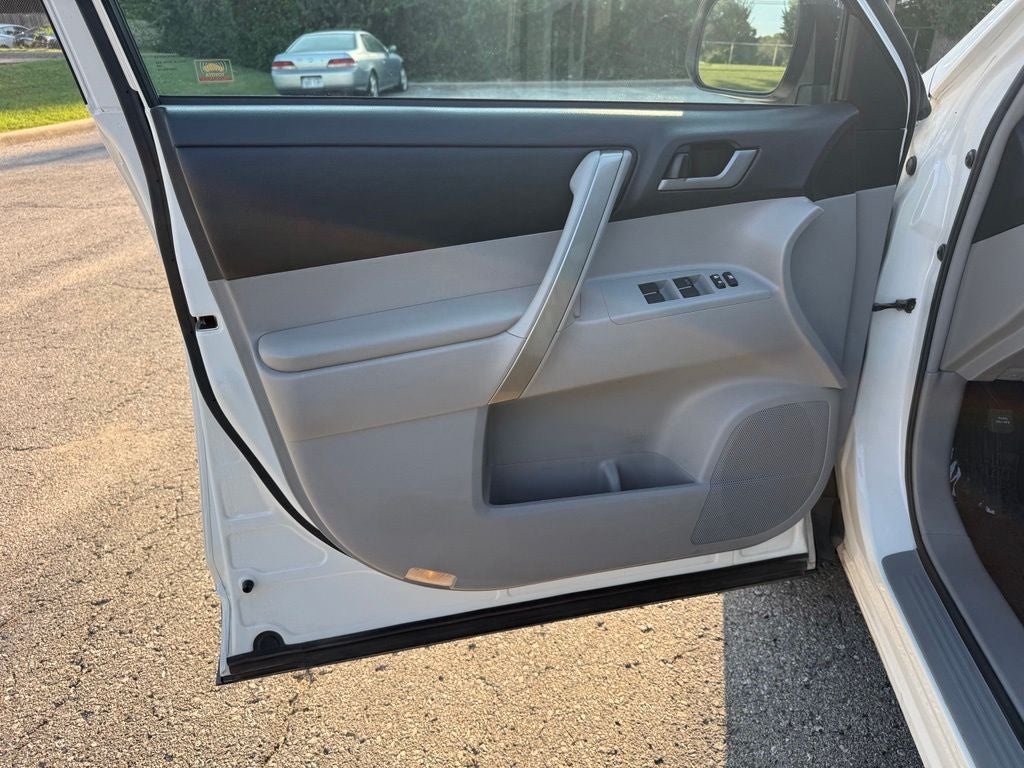 2012 Toyota Highlander SE