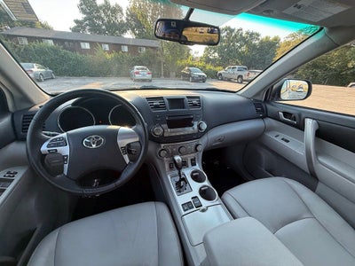 2012 Toyota Highlander SE