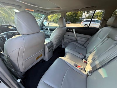 2012 Toyota Highlander SE