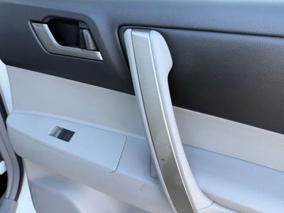 2012 Toyota Highlander SE