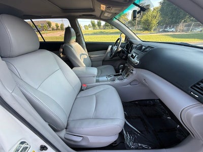2012 Toyota Highlander SE