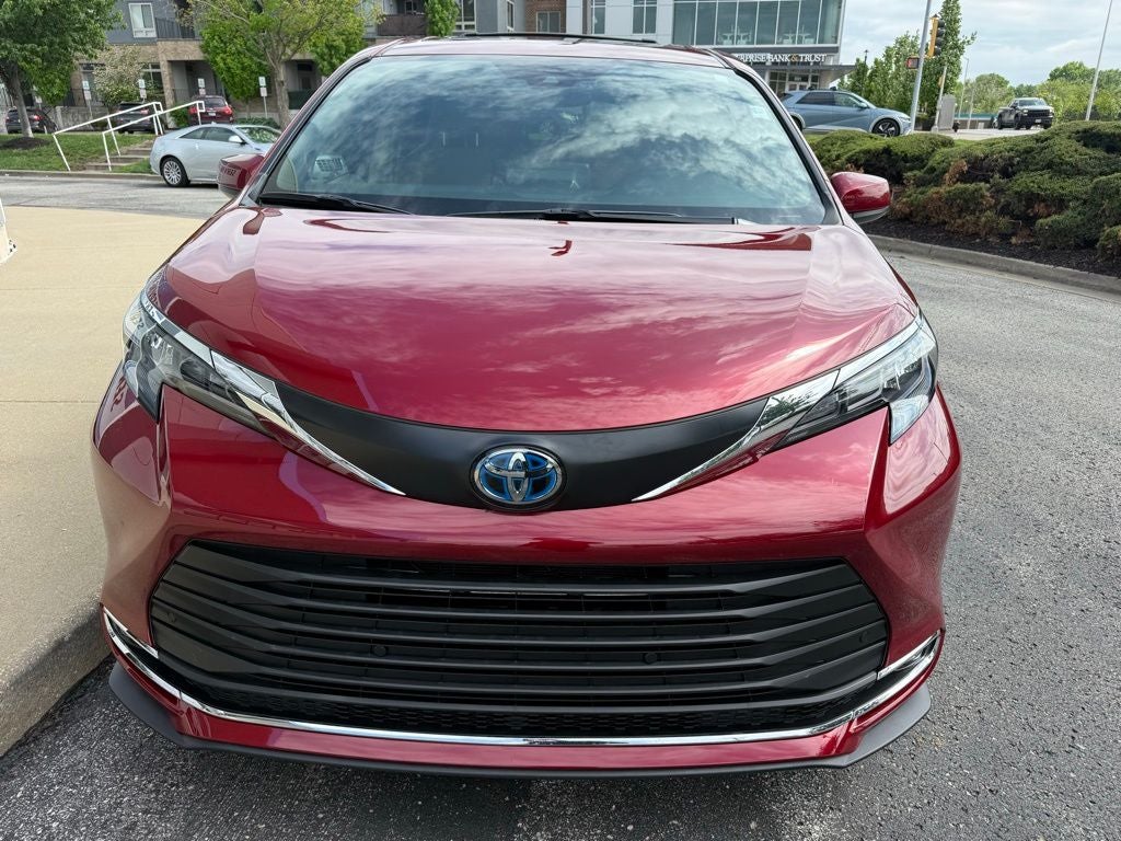 2024 Toyota Sienna XLE 7 Passenger