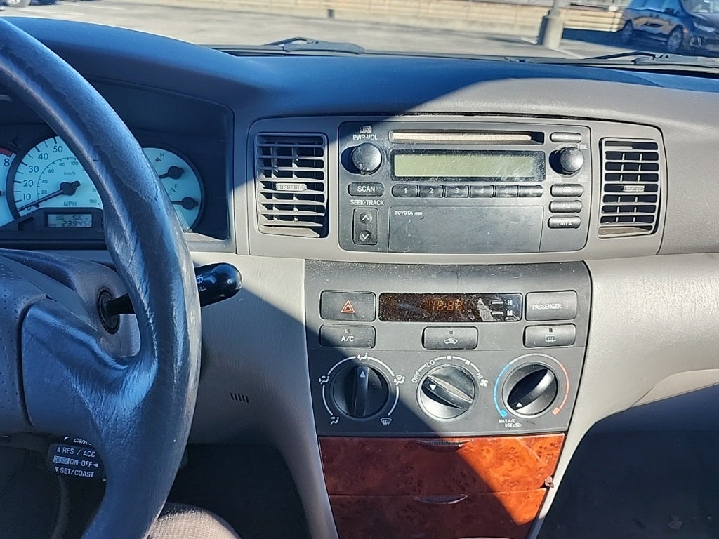 2004 Toyota Corolla LE