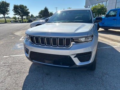 2024 Jeep Grand Cherokee Laredo X 4x4