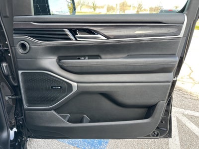 2024 Jeep Wagoneer Base