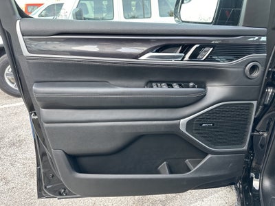 2024 Jeep Wagoneer Base