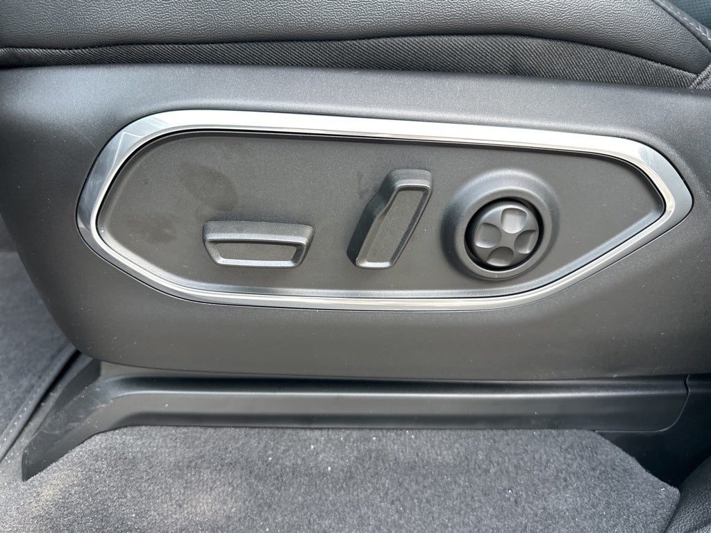 2024 Jeep Wagoneer Base