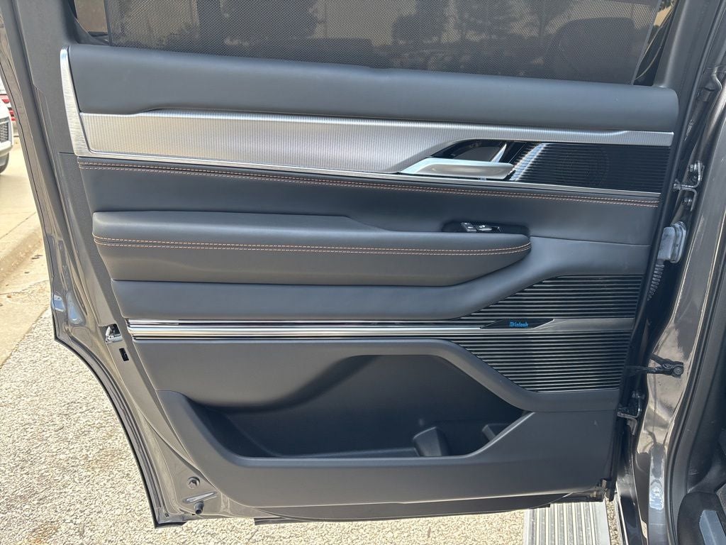 2023 Jeep Grand Wagoneer Series III