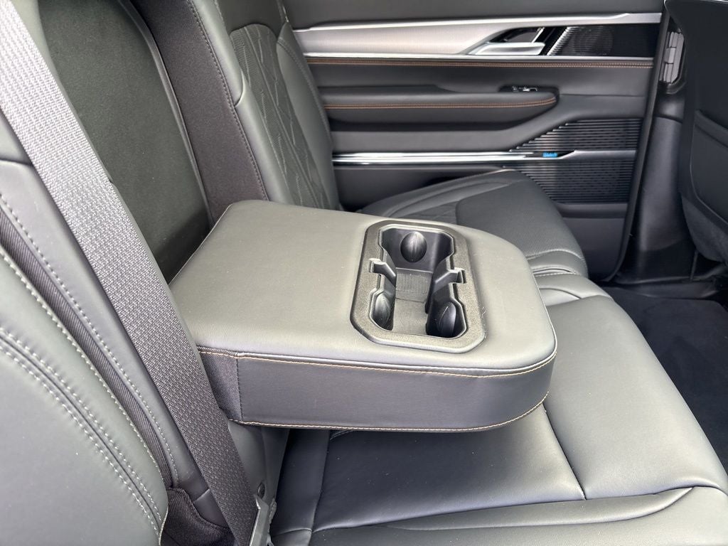2023 Jeep Grand Wagoneer Series III