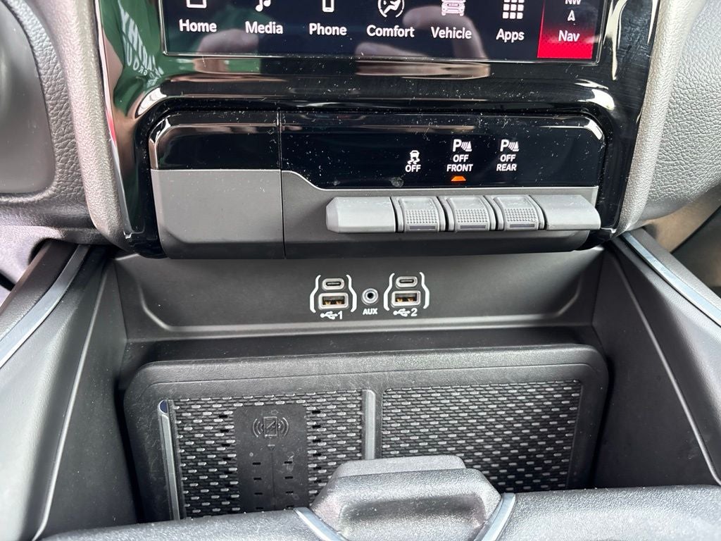 2025 RAM 1500 Big Horn Crew Cab 4x4 5'7' Box