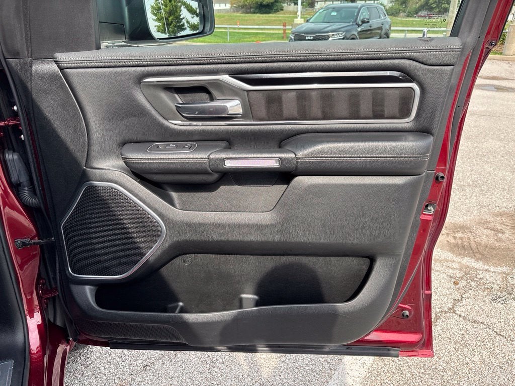 2021 RAM 1500 Laramie Crew Cab 4x4 5'7' Box