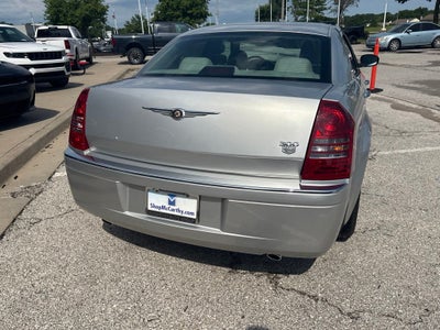 2005 Chrysler 300C Base